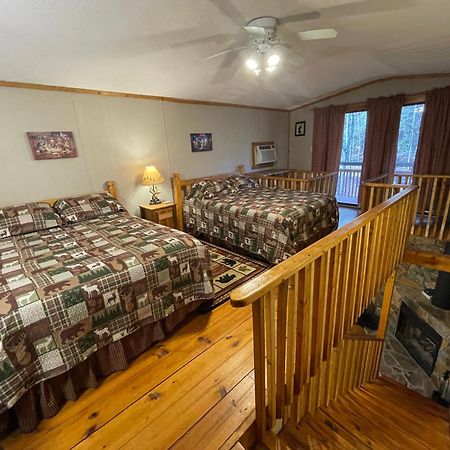 Amazing Cabin Fireplace And Stream #11 Хелън Екстериор снимка